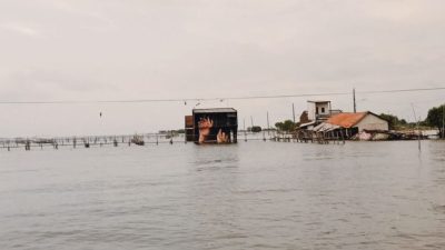 Salah satu Site Specific Art Project dari 37 seniman, Kampung Nelayan Tambakrejo, Tanjung Mas, Semarang Utara, Minggu, 19 Desember 2022. Foto: Dok.Pribadi.