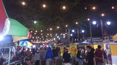 Antusias Warga Klaten Nikmati Car Free Night