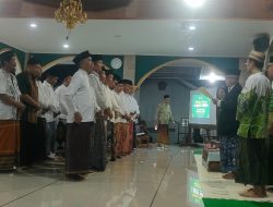 Ketua MWCNU Gebog Lantik dan Baiat Pengurus Masjid Al Idrus Besito Kauman