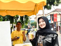 Kopi Disini, Aroma Semangat dari Gerobak Kopi Pak Rudi di Depan SMP 1 Kudus