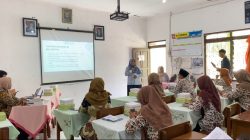 Dorong Transformasi Digital, Tim Pengabdian UMK Dampingi Guru SD 3 Pedawang Gunakan Teachy App