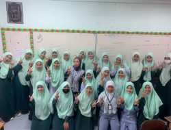 Belajar Bahasa Melalui Budaya: Kisah Isti Mengajar BIPA di Thailand