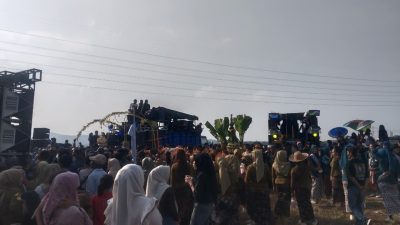 Kirab Gunungan Blado Meriahkan Sedekah Bumi, Warga Syukuri Hasil Panen Melimpah