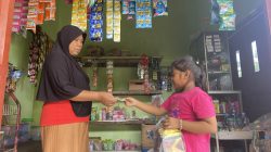 Harga Plastik Naik, Pembeli di Desa Klaling Kena Biaya Tambahan