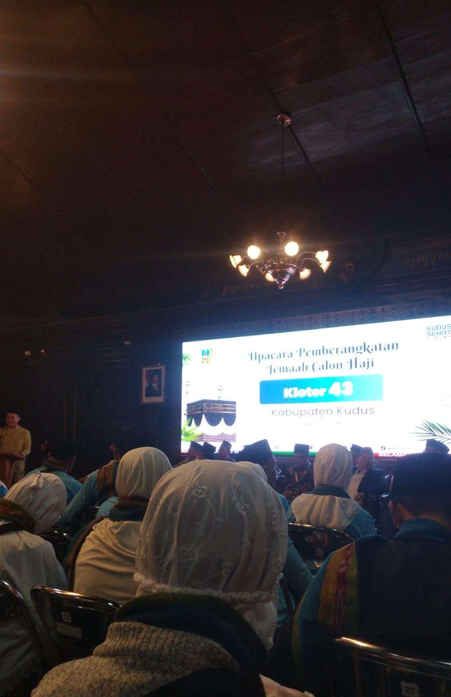 Proses Upacara Pemberangkatan Jemaah Calon Haji Kloter 43 pada Selasa tanggal 5 mei 2026.