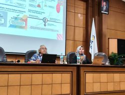 Kuliah Perdana PBSI UMK, Sri Lestari Ajak Mahasiswa Membaca Perempuan Secara Kritis di Era AI