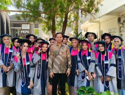 16 Mahasiswa PBSI UMK Diwisuda, Siap Berkarya dan Mengabdi kepada Masyarakat