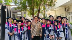 Raih Gelar Sarjana, 16 Lulusan PBSI UMK Siap Berkontribusi bagi Pendidikan dan Masyarakat